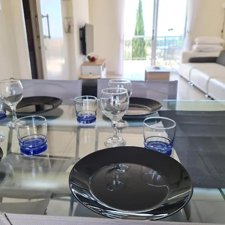 Stunning Views' With Pool Apartman Paphos