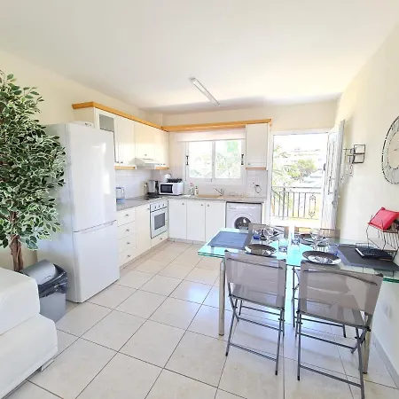 Apartman Stunning Views' With Pool Paphos